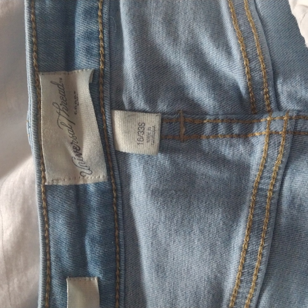 Universal Thread Jeans - Picture 3 of 10